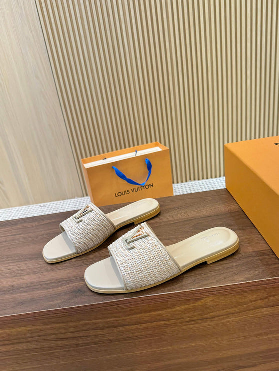 LV mare beige